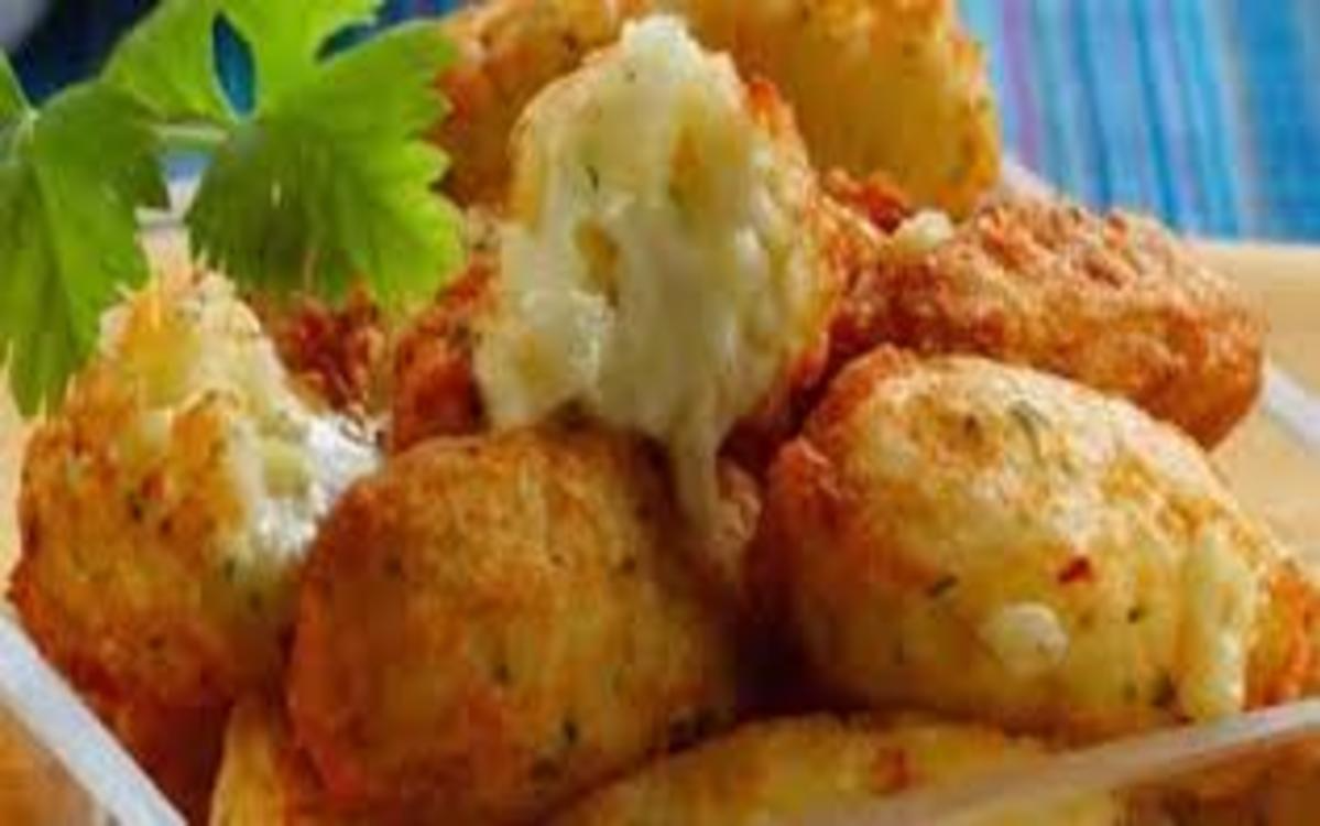 Bolinho de arroz com parmezão